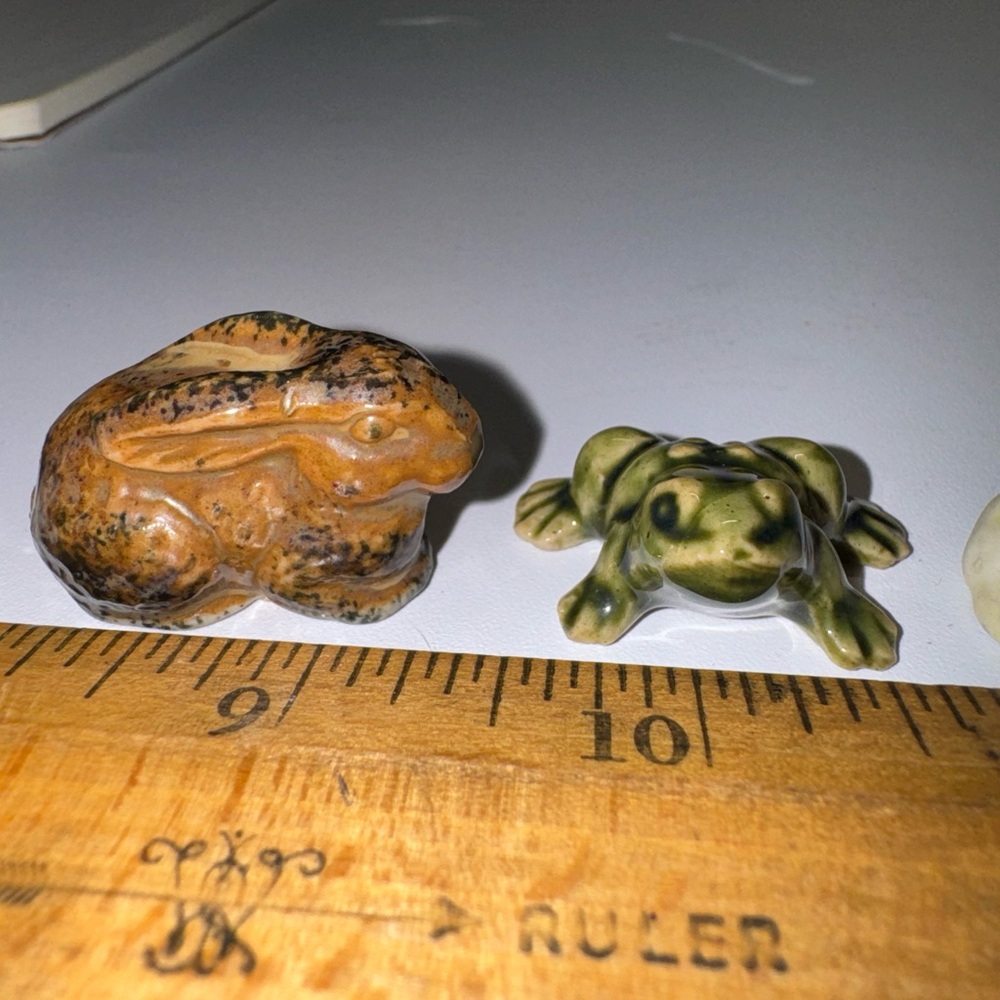Lot of Miniature Figurines Frog Dog Turtle Polar Bear Animals Lamb Goat & Rabbit - Picture 15 of 16